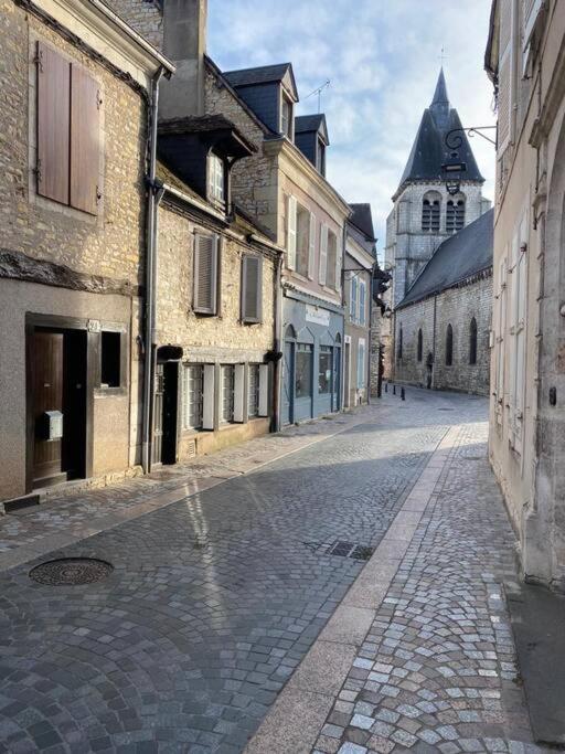 Le Petit Martial - Coeur De Ville,Refait A Neuf,Tout Equipe, Parking Châteauroux Exterior foto